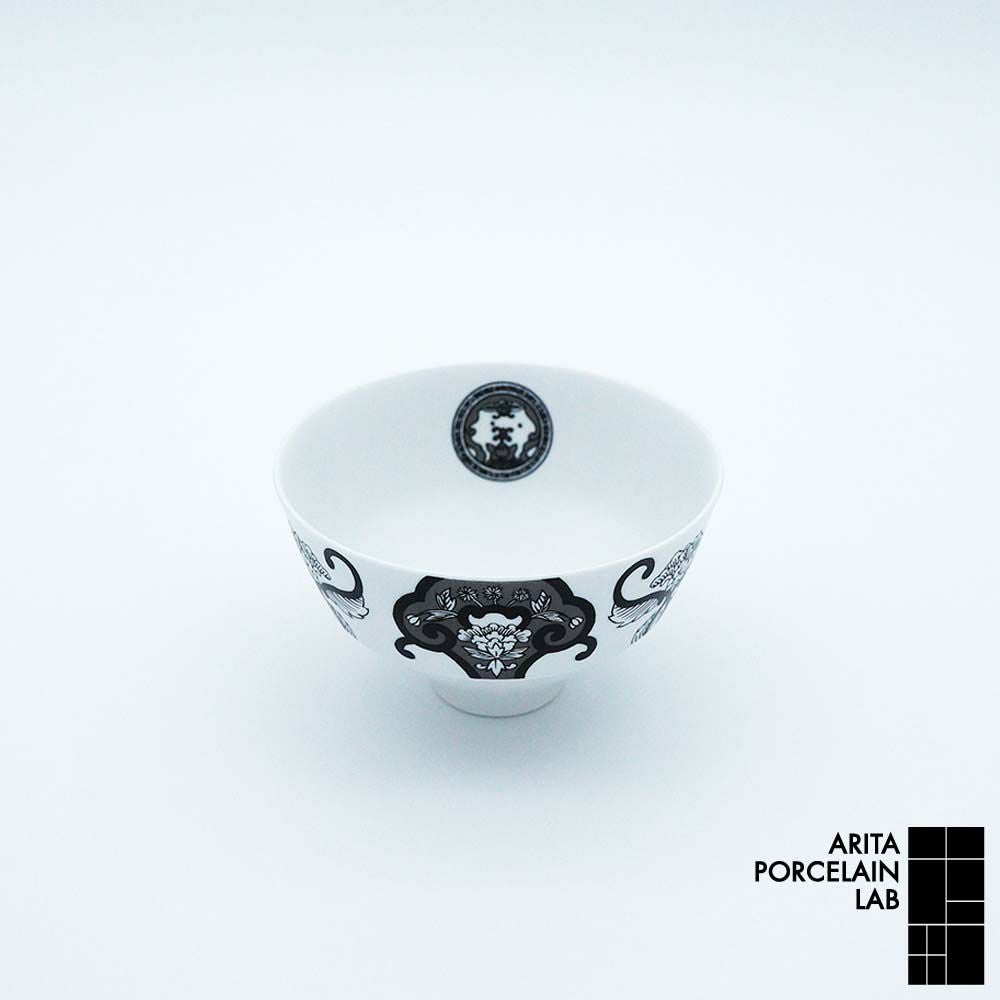 JAPAN SNOW 段付飯碗 古伊万里草花紋 ブラック – ARITA PORCELAIN LAB