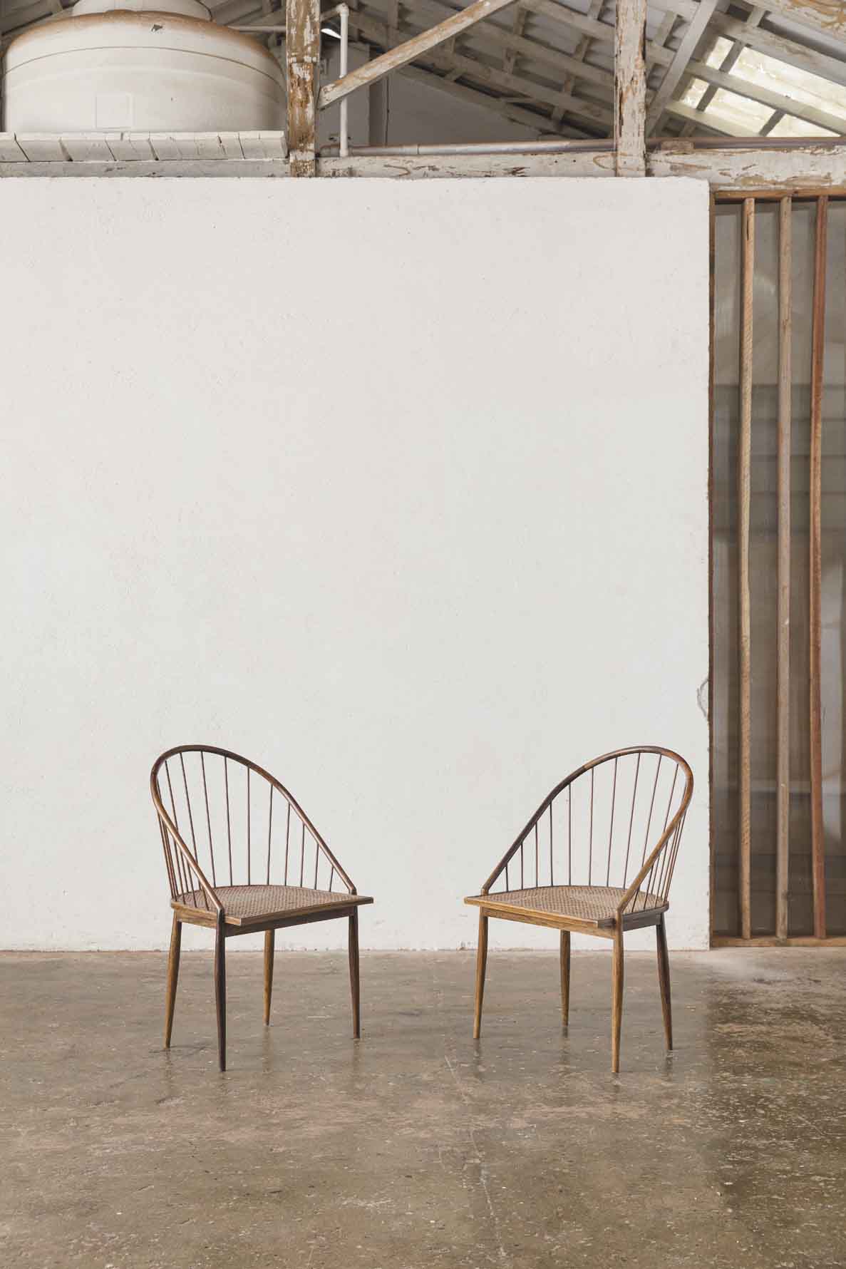Joaquim Tenreiro ''Curva'' Chairs 1961 - Collectables – bandagallery