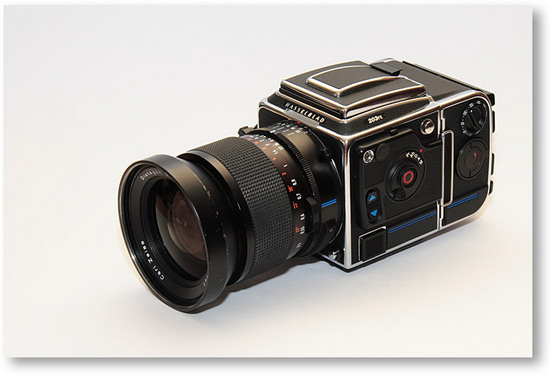 売れ残りのディスタゴン君で撮影。 / ストックホルムの空を見上げて