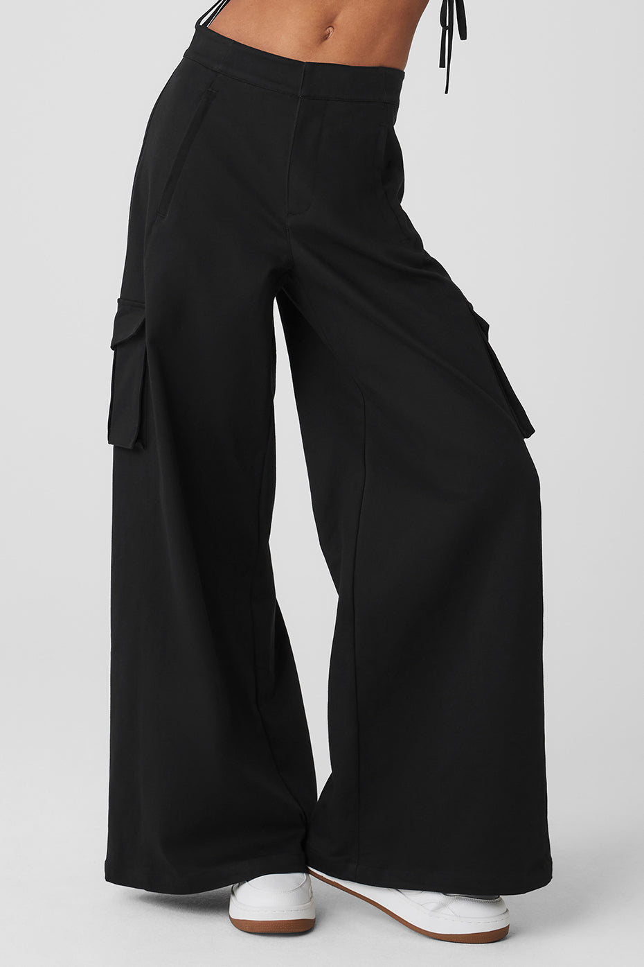 Show Off Cargo Wide Leg Trouser (Long) - Black | ALO