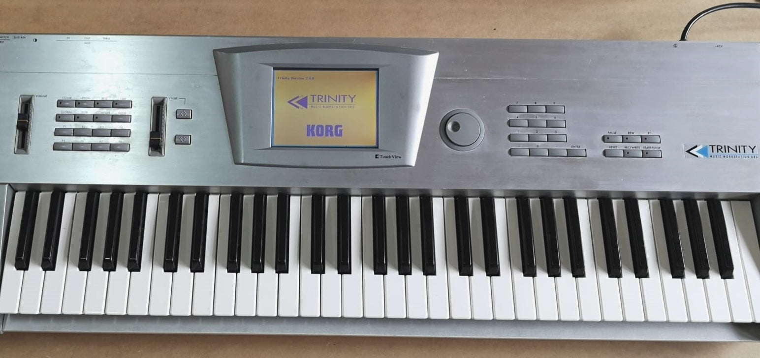G*4様 【動作確認済】KORG TRINITY plus 61鍵 G*4様 【