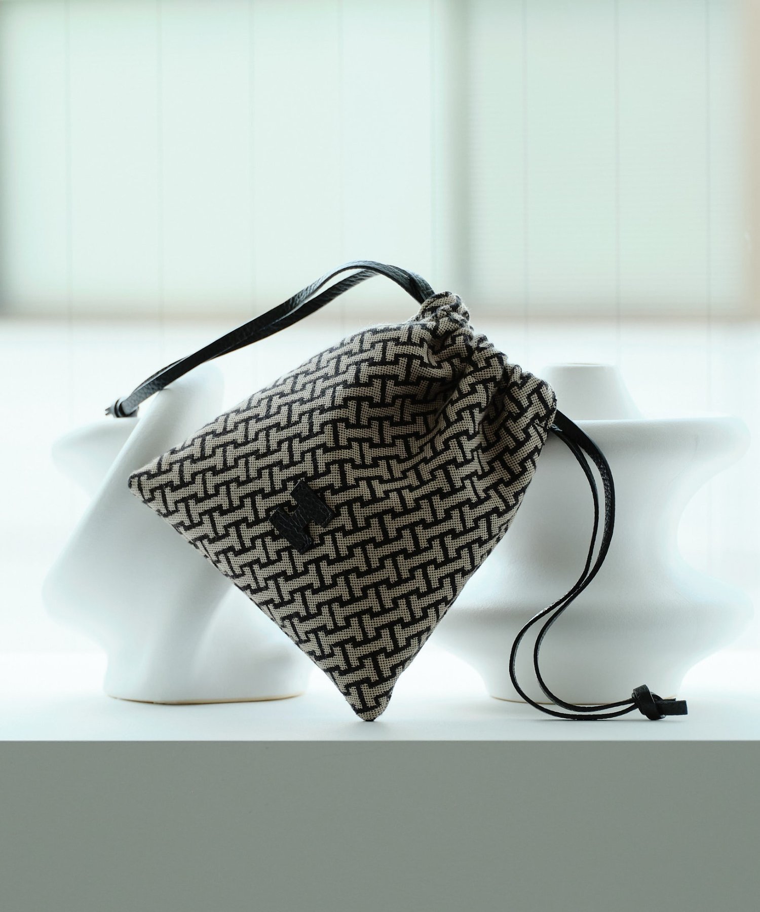 IACUCCI｜モノグランマ ポーチ JACQUARD/CERVO | Rakuten Fashion(楽天