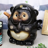 楽天市場】【ポイント10倍】信楽焼 ドロン忍者狸(黒) 福を呼ぶ縁起物の