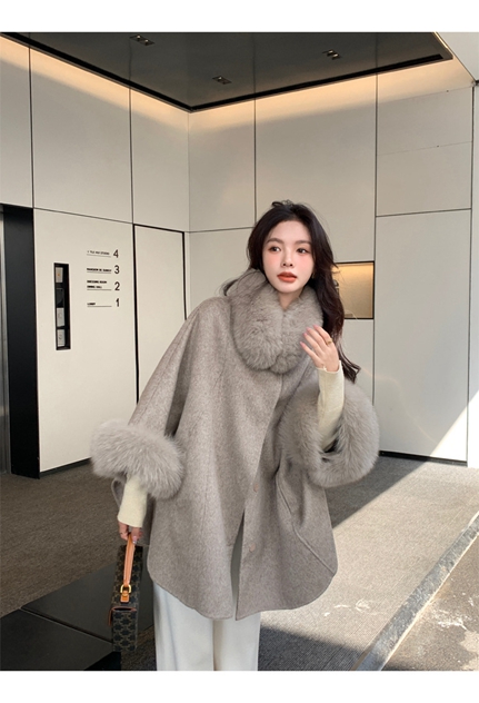 Harrods ハロッズ ポンチョ フード フォックスファー付き 2 M リアル