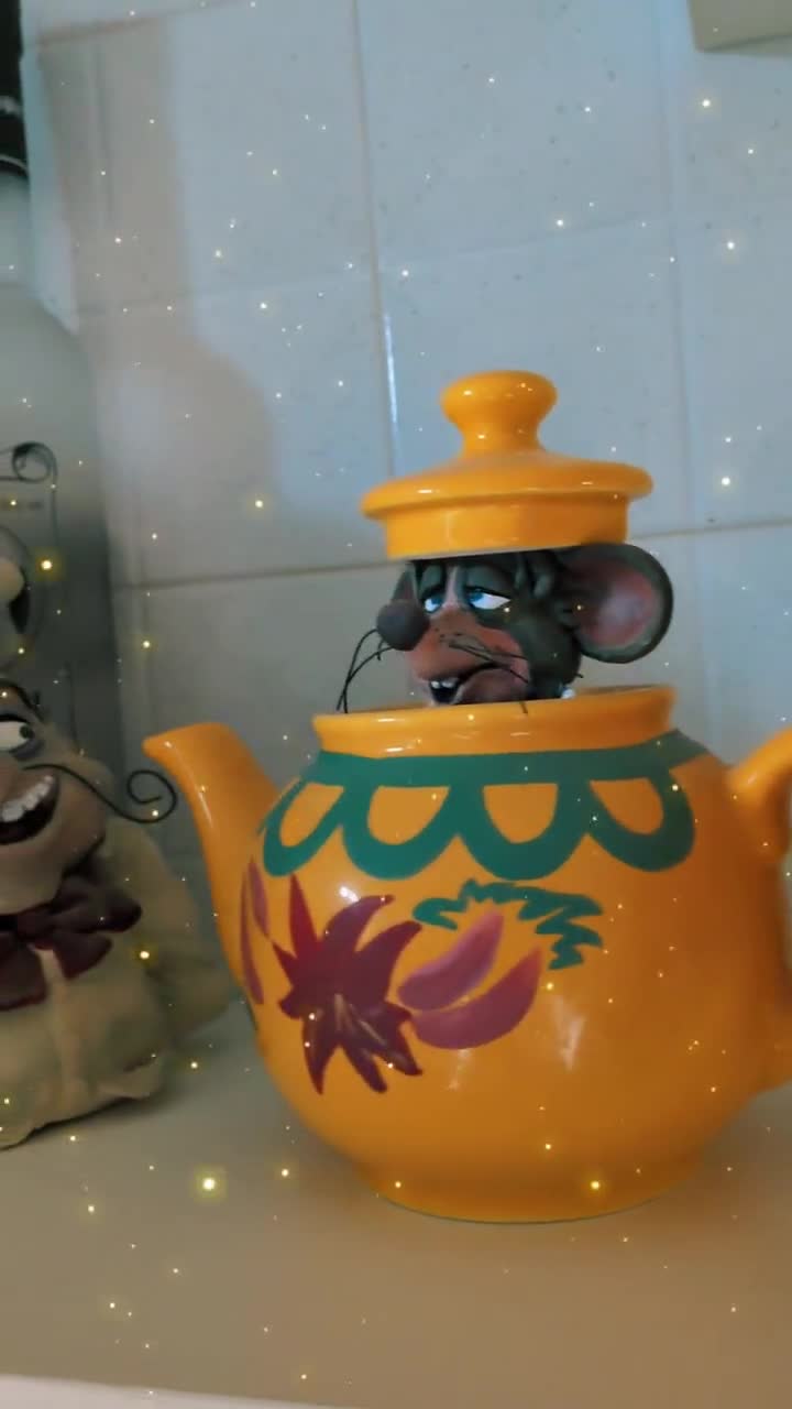 不思議の国のアリス（ヤマネ）。手作りポリマークレイ製アクション