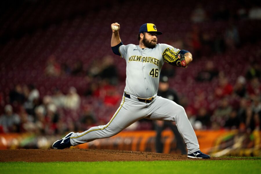 Milwaukee Brewers シルクタッチスロー 117×152センチ Milwaukee