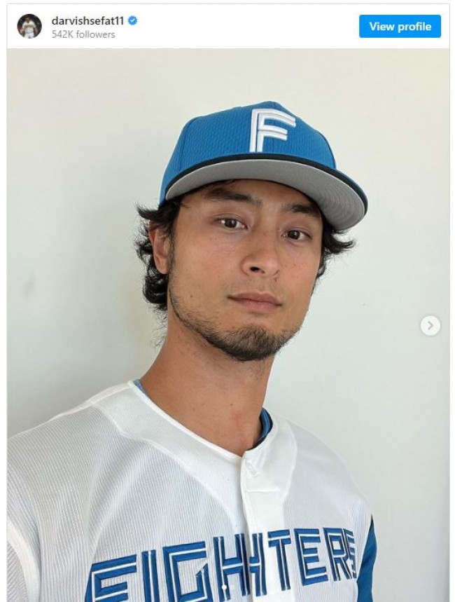 ダルビッシュ有、古巣ファイターズ新ユニフォーム袖通した姿にファン