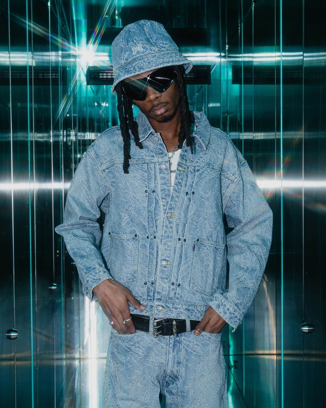 ニードルズ×ヌビアン“ペイズリー柄”のデニムジャケット＆ジーンズ