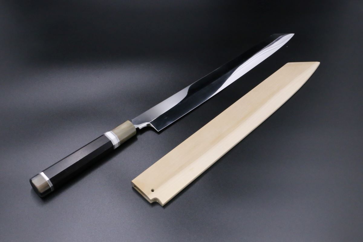 10671鏡面仕上げ出刃包丁 8寸 刺身包丁 本出刃 黒檀黒水牛角白三本巻