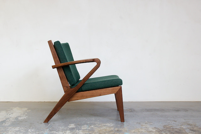 北海道生まれで、北海道で製作されているISU-WORKSブランドの椅子