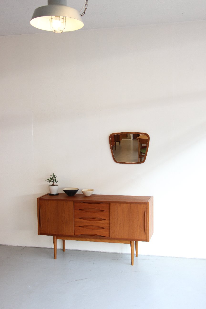 WALL MIRROR[RO-012] | 北欧家具・オーダー家具なら【SAC WORKS】