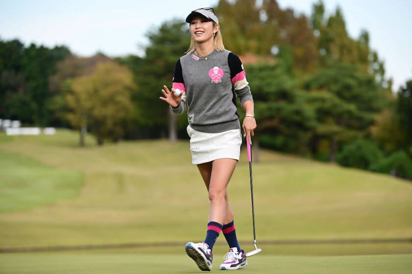 着用モデルはすでに完売！ 「マーク&ロナ」契約選手の金田久美子プロが