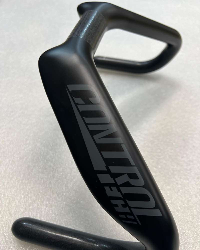 トラック用カーボンハンドル ピスト 330mm Amazon.co.jp: ピスト