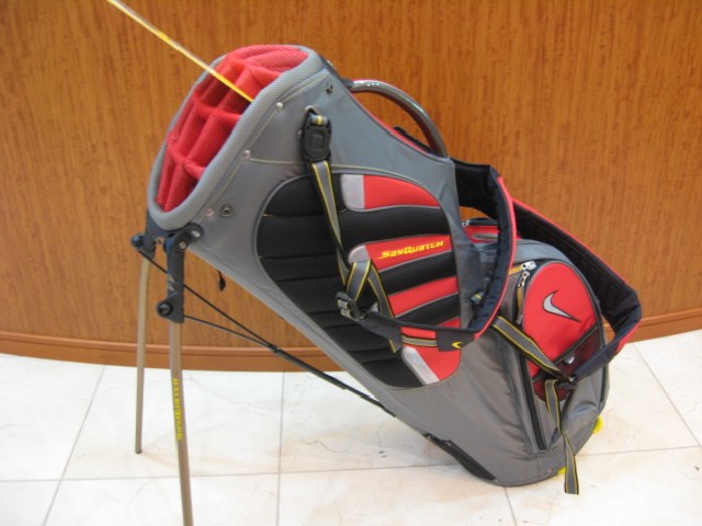 サスクワッチ ツアー キャリーバッグ ライトグラファイト・シルバー