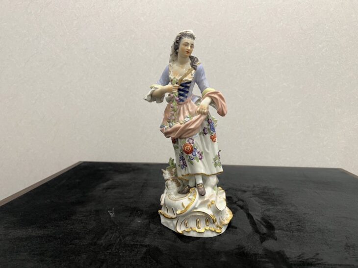 MEISSEN マイセン窯『羊飼いの女性』 ｜骨董品買取 緑和堂