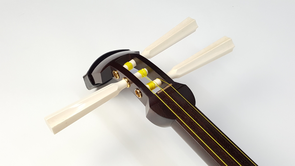 大阪唐木伝統工芸品 紅木 三味線 ケースつき 大阪唐木伝統工芸品 紅木