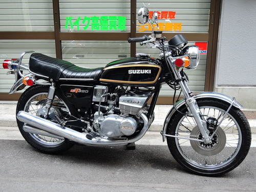 SUZUKI GT380 タンク 黒/金 SUZUKI GT380 タンク 黒/金 SUZUKI GT380