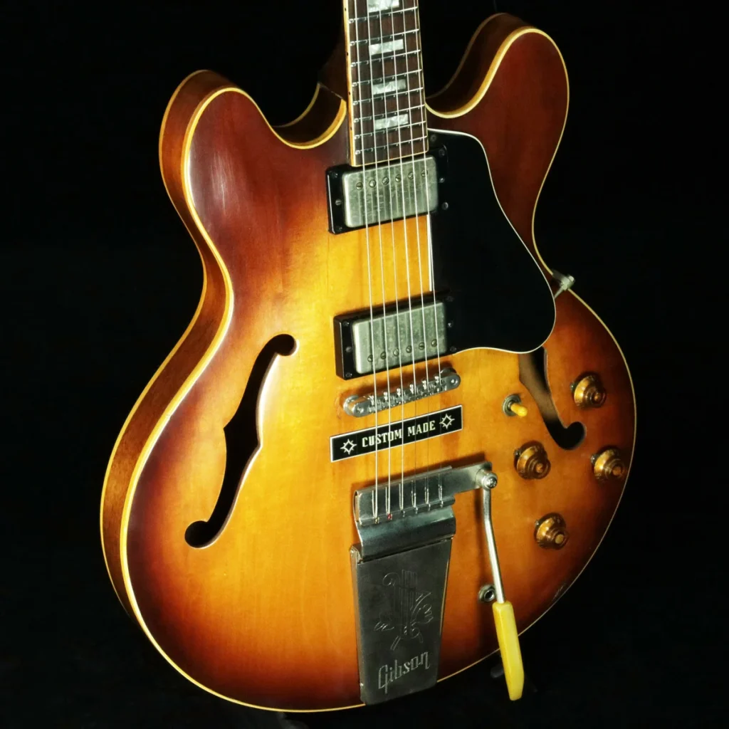 稀代の名器を紐解く。センターブロック変遷で追う、Gibson ES-335 の