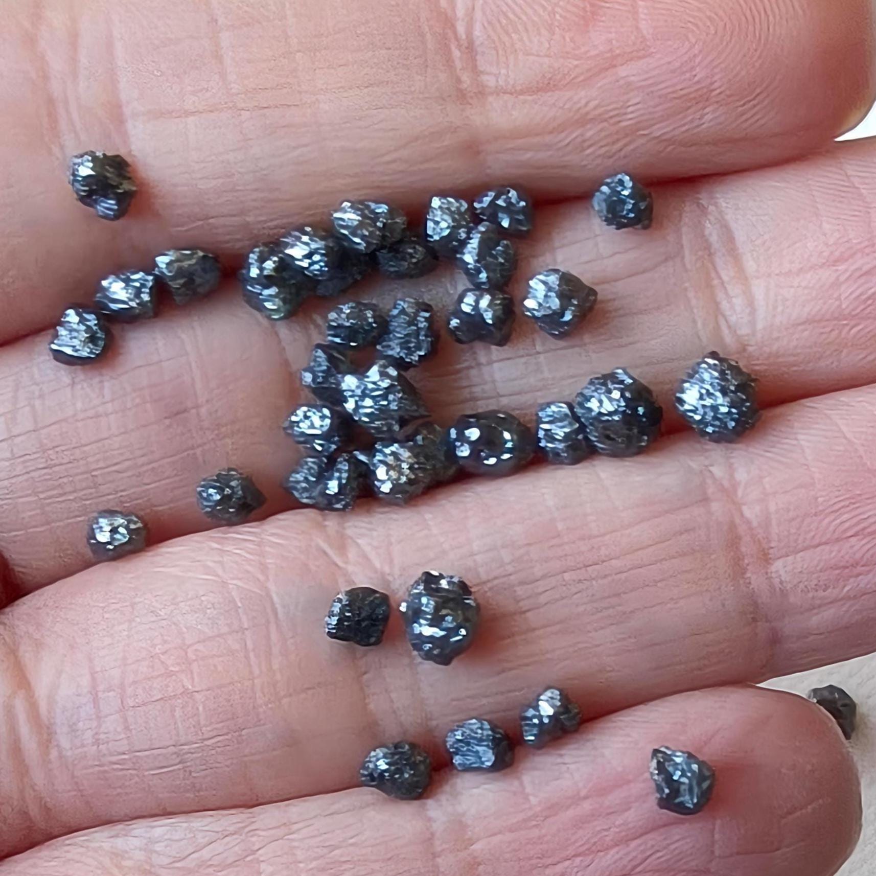 2～5mm、ブラックダイヤモンド原石、ラフダイヤモンド、ジュエリー用