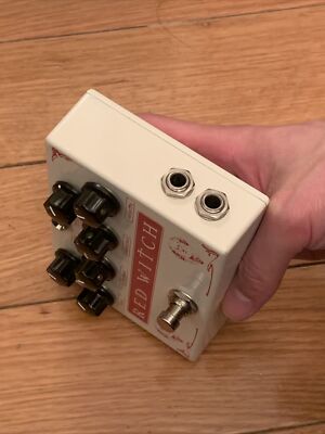 Red Witch Medusa - Chorus Tremolo Effect Pedal | eBay