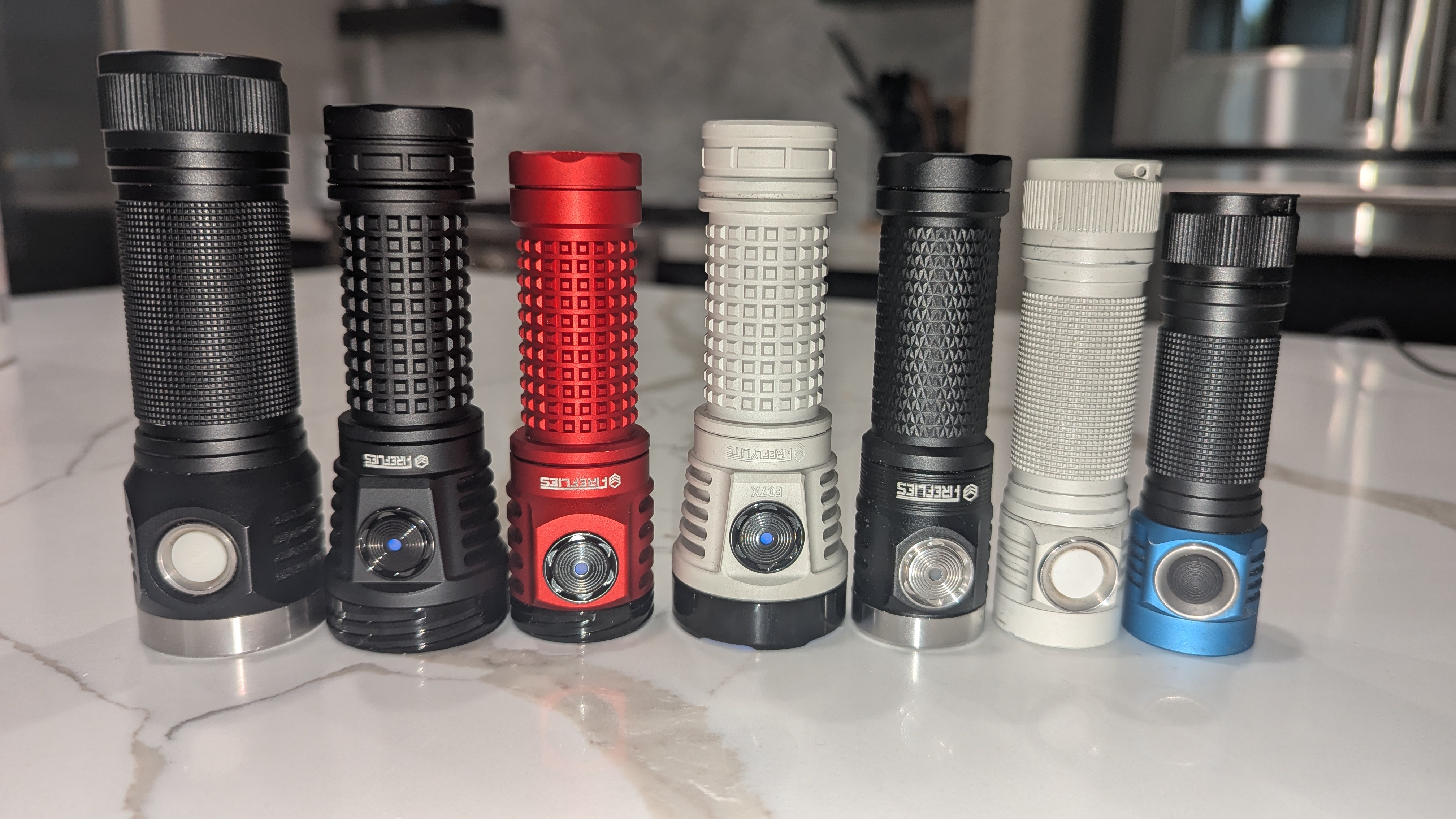 Fireflylite E04 Surge! : r/flashlight