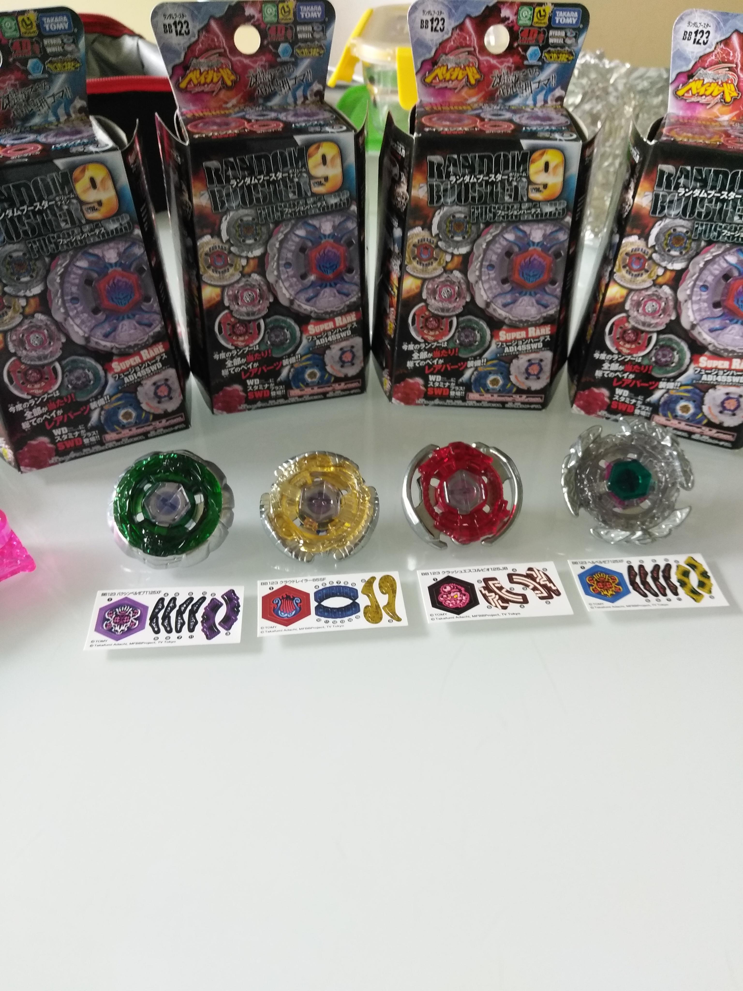 Just unboxed some Random Booster Vol.9 Beys. I'm so lucky they