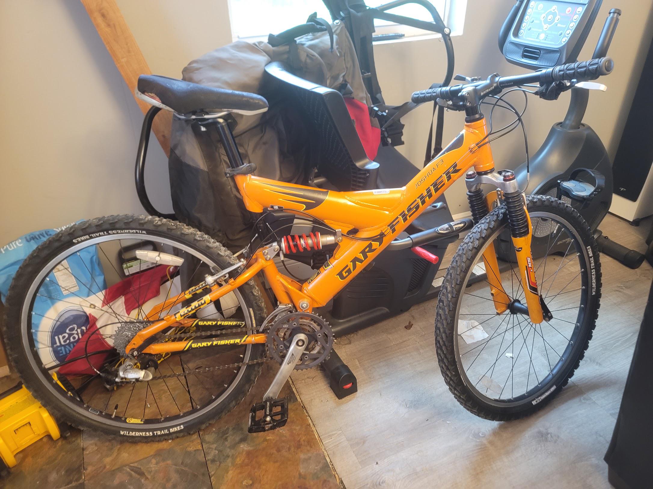 22年もかけて、夢だった自転車を家の活動コーナーに置くことができたん