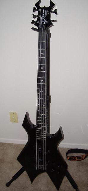 俺のB.C. Rich 5弦ウォーロック : r/BassGuitar