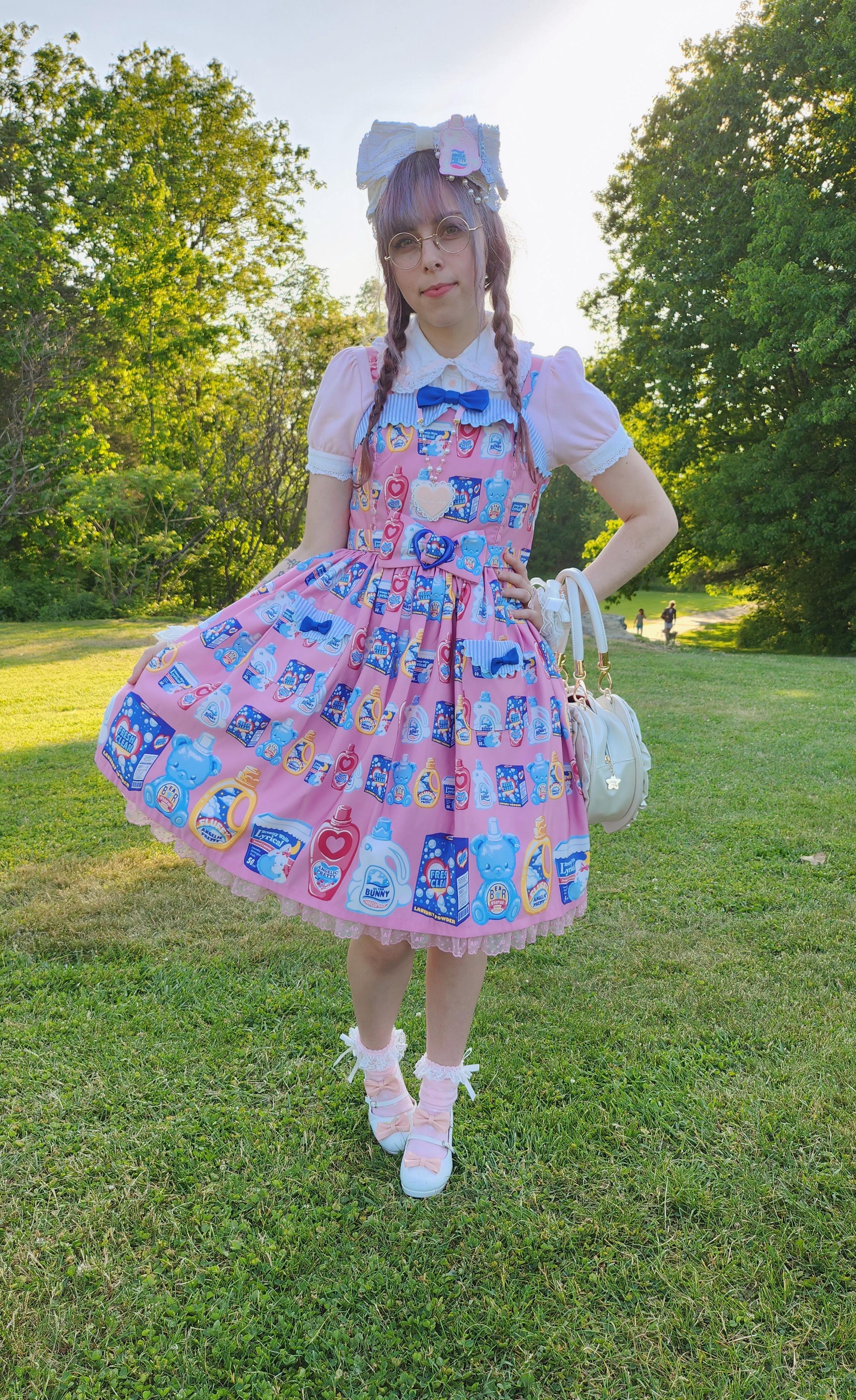 Sunny day for Sunny Smile Laundry 🌞 🧼 : r/Lolita