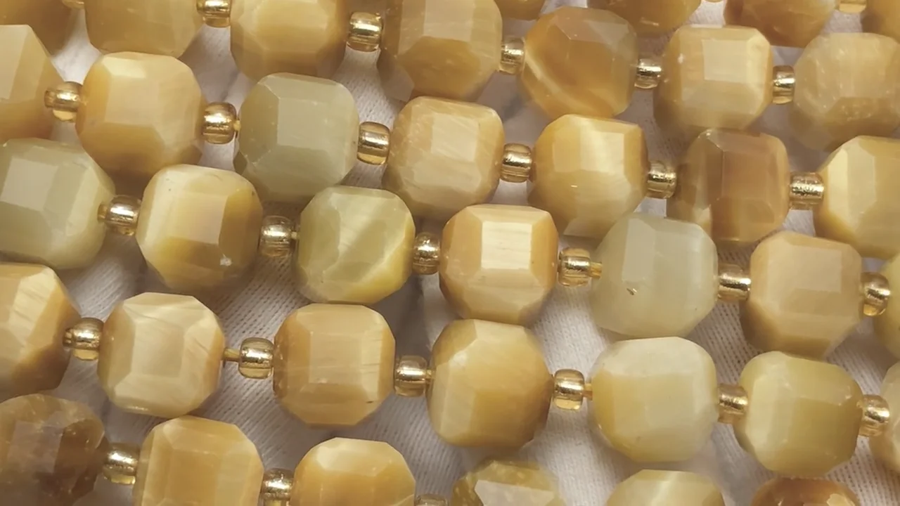 ゴールデンタイガーアイ キューブカット8×8×8mm 半連/1連｜天然石