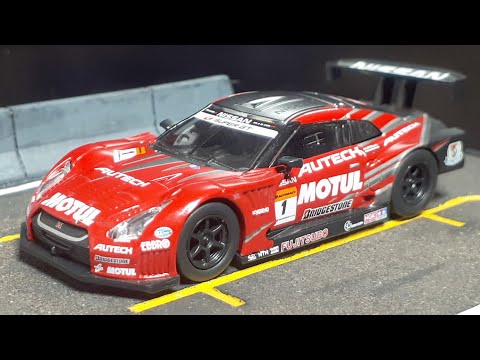 1/64 Nissan GTR Motul Autech 2009 Super GT GT500 by Kyosho diecast