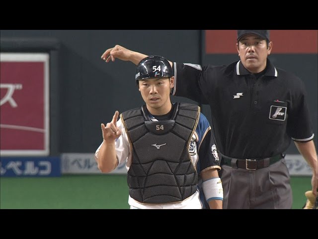 プロ野球パ】肩でも魅せるキャッチャー近藤、 丸のスチールを阻止 2015