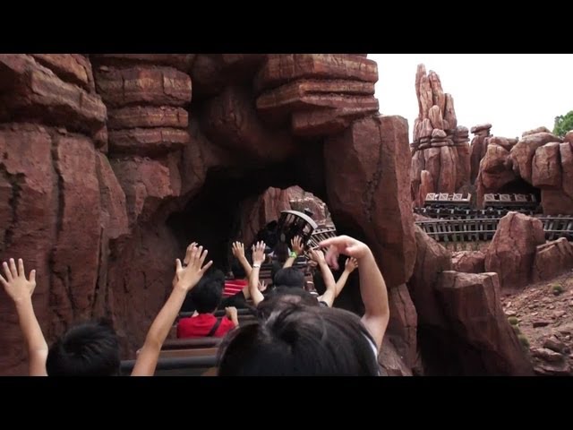 🔴東京ディズニーランド 最後列 ビッグサンダーマウンテン - YouTube