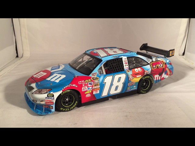 Review: 2008 Kyle Busch #18 M&Ms RWB Summer Fun Toyota 1/24 NASCAR
