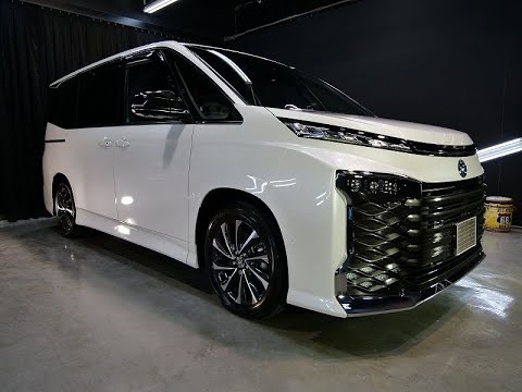 新型 トヨタ ヴォクシー 6AA-ZWR90W ホワイトパールクリスタルシャイン