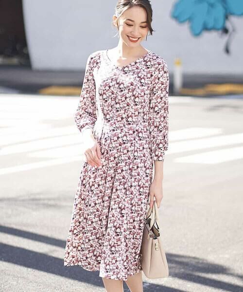 セール】 【洗濯機で洗える】花柄プリントジャージーワンピース