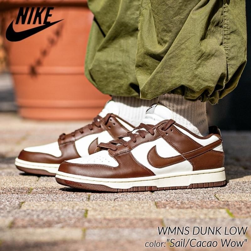 NIKE WMNS DUNK LOW 
