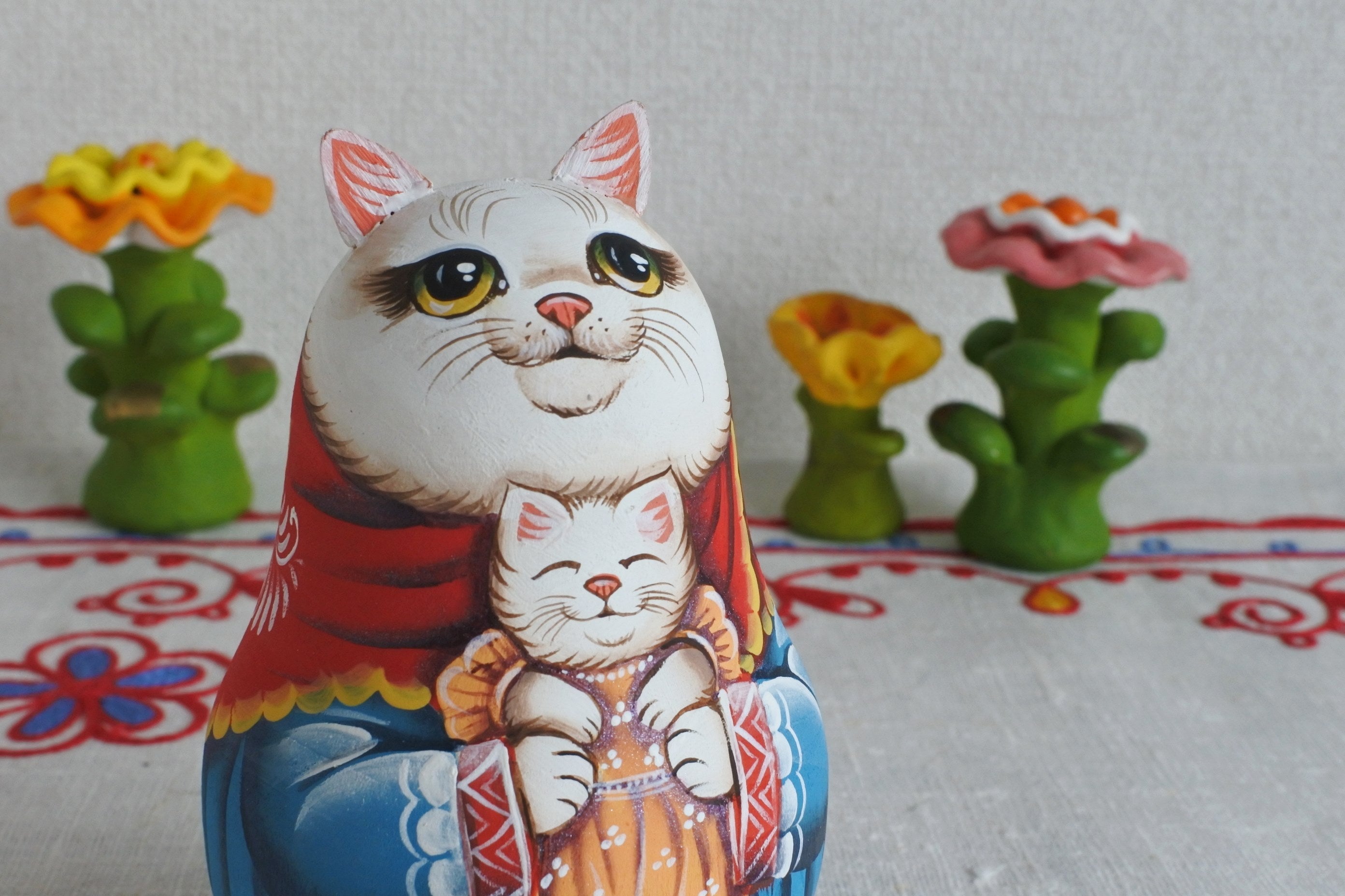 起き上がりこぼし 白猫 マリア・リューチコワ ロシア雑貨いりえの