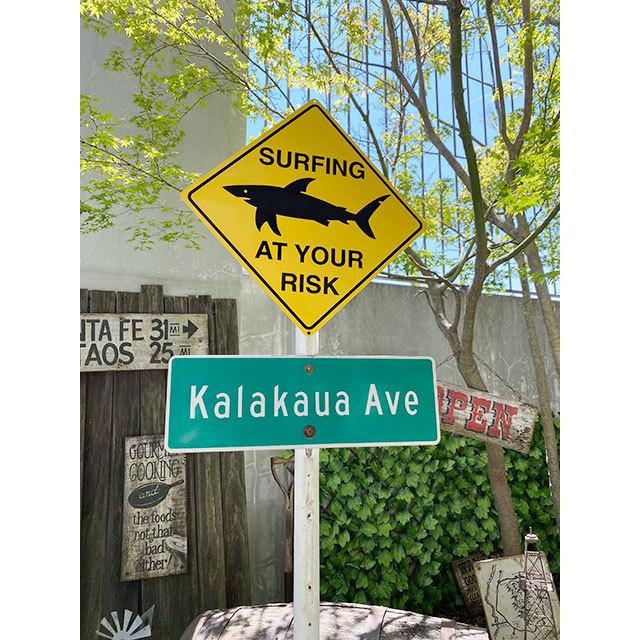 サーフィンするならサメに注意！」 警告看板 □ アメリカン雑貨