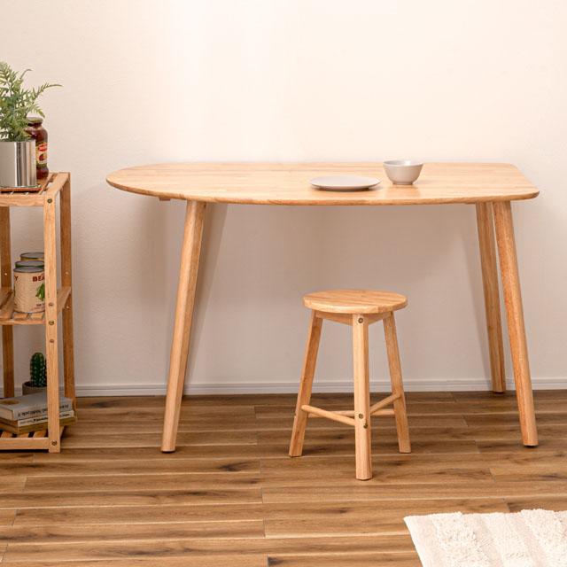 丸みのあるダイニングテーブル 天然木 北欧風 リビング 角丸デスク