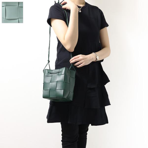 BOTTEGA VENETA（ボッテガ・ヴェネタ） SMALL CASSETTE Bucket Bag