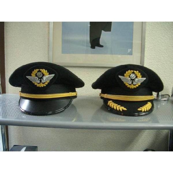 JAL-Typeパイロット制帽(JAL型・キャプテン用) ※画面右側 : パイロット