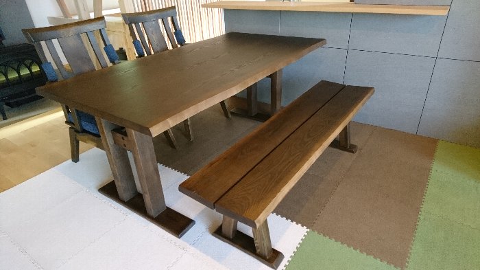 高松市にWe DO style・藍花ダイニングセットを納品 | 住賓館