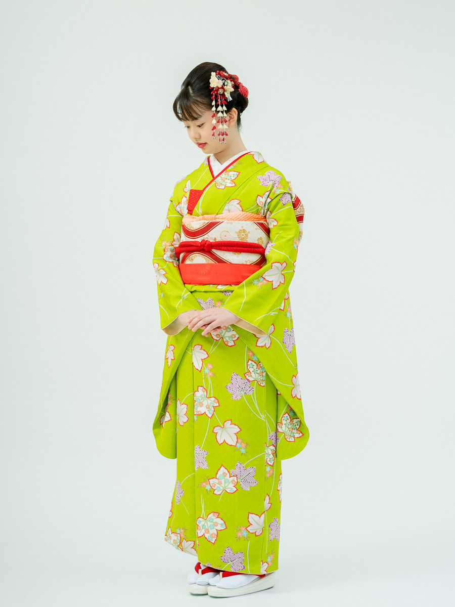 十三参り女の子の高級着物レンタル】黄緑色の十三参りきもの・正絹