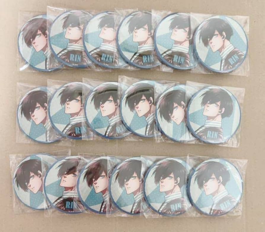 Amazon.co.jp: ブルーロック 糸師凛 缶バッジ 私服 原作絵 : おもちゃ