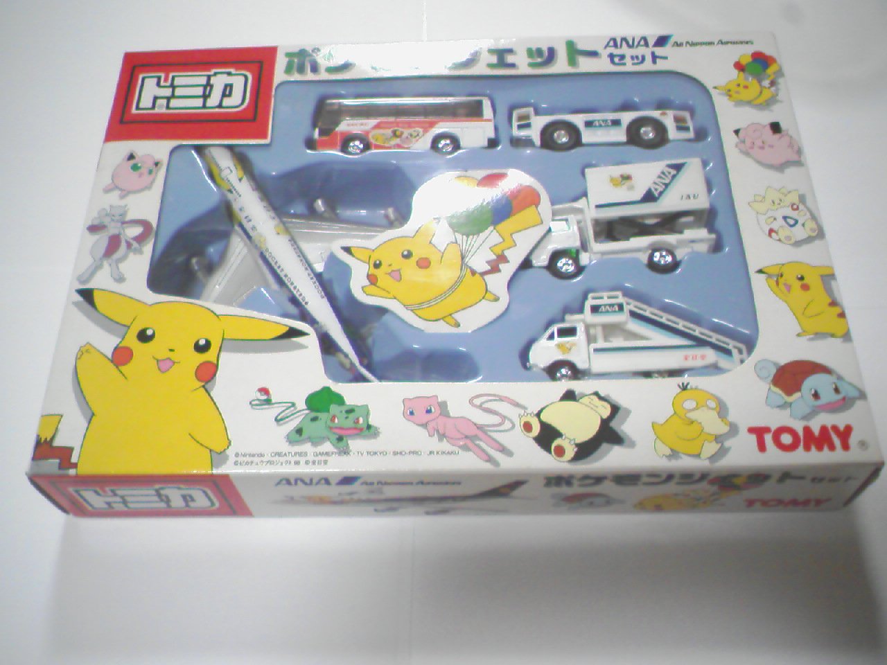 Amazon.co.jp: トミカ ポケモンジェット ANAセット 赤TOMYロゴ : Hobbies