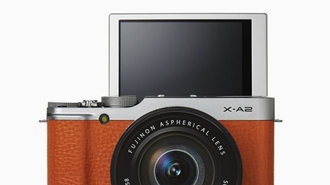 セルフィー向けのミラーレスカメラ、富士フイルム「X-A2」 | WIRED.jp