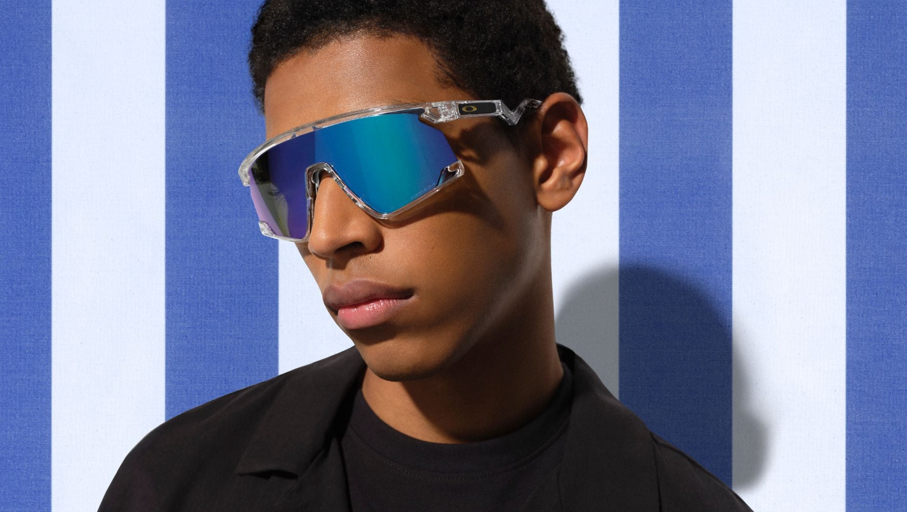 Oakley OO9280 BXTR L (39 - 139) with Blue lenses and Transparent