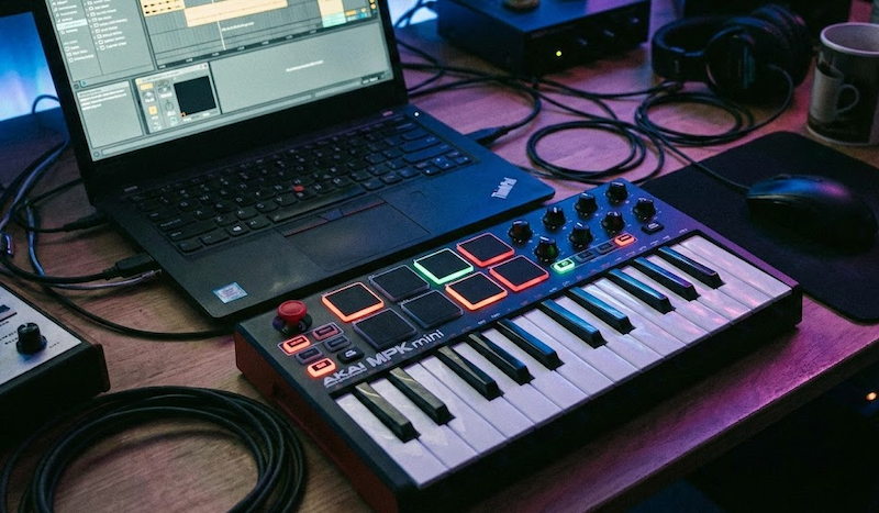 新型が出た今こそ振り返る、AKAI MPK mini mk3長期使用レビュー。DTM