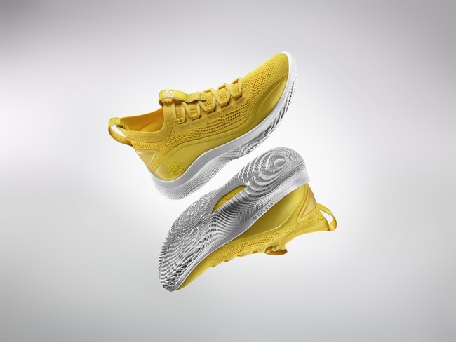 アンダーアーマーステフィン・カリーの62得点を記念したカリーフロー8